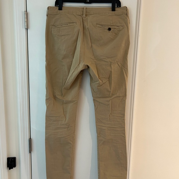 American Eagle Khakis 32x34 - Picture 2 of 3